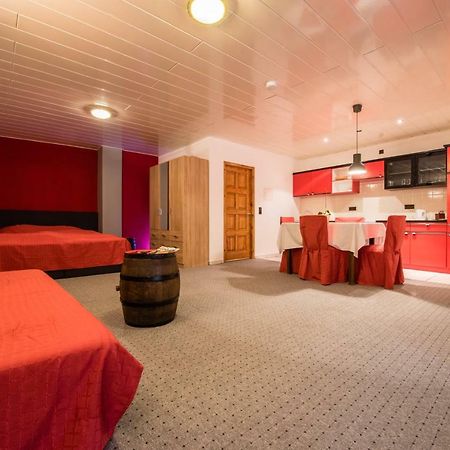 Hotel Weinschloesschen Im Weingut Roos Ilbesheim Zewnętrze zdjęcie