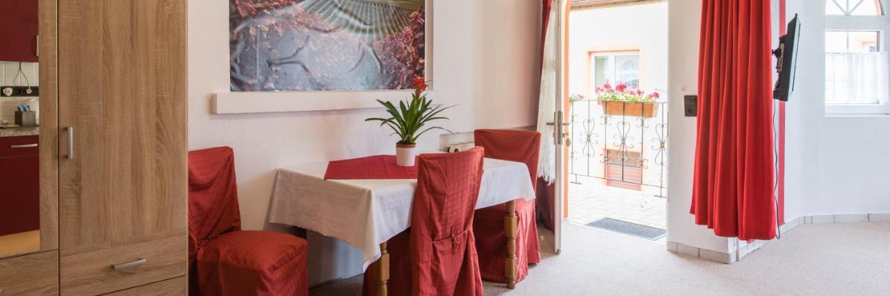 Hotel Weinschloesschen Im Weingut Roos Ilbesheim Zewnętrze zdjęcie