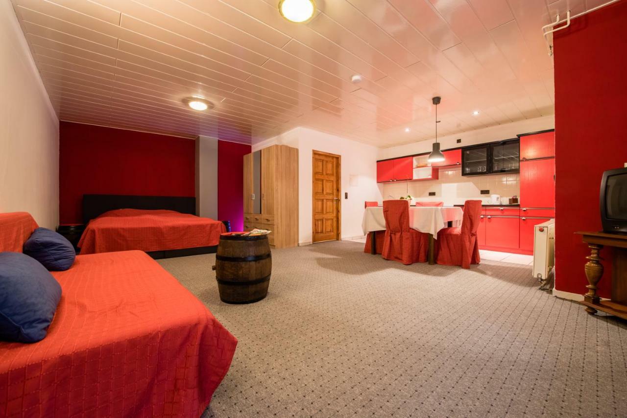 Hotel Weinschloesschen Im Weingut Roos Ilbesheim Zewnętrze zdjęcie